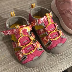 KEEN washable kids water shoes size toddler 7